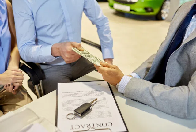 Wat moet u doen met uw autoverzekering als u uw auto verkoopt?